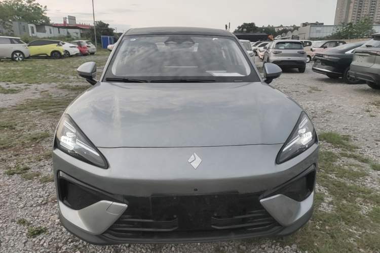 Used Baojun Yunhai 2024 60km Plug-in Hybrid Version Front
