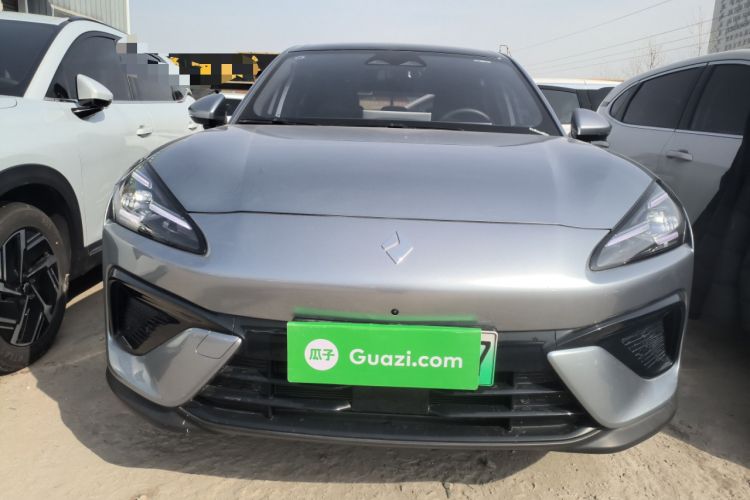 Used Baojun Yunhai 2024 140km Plug-in Hybrid Version Front
