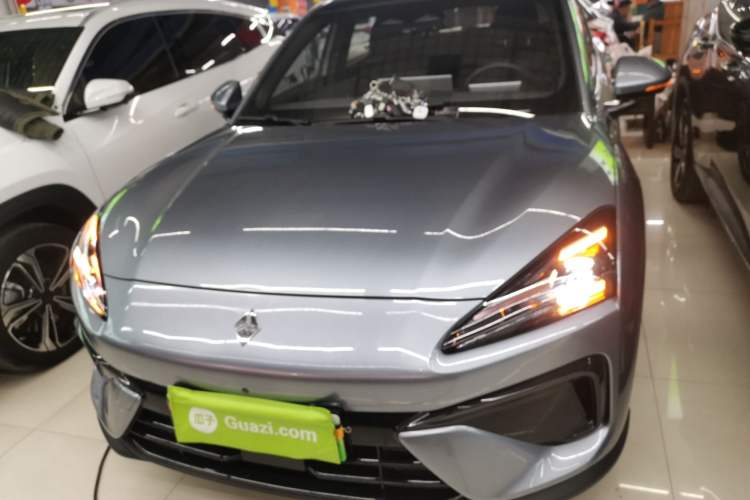 Used Baojun Yunhai 2024 140km Plug-in Hybrid Version Front