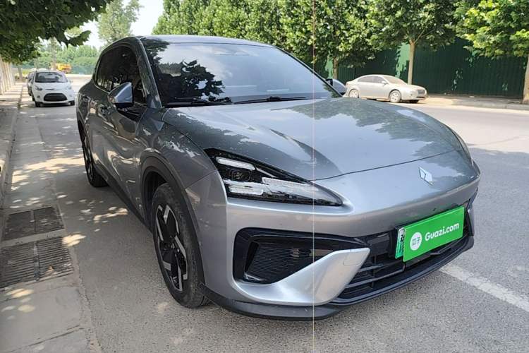 Used Baojun Yunhai 2024 140km Plug-in Hybrid Version Front Right 45 Deg
