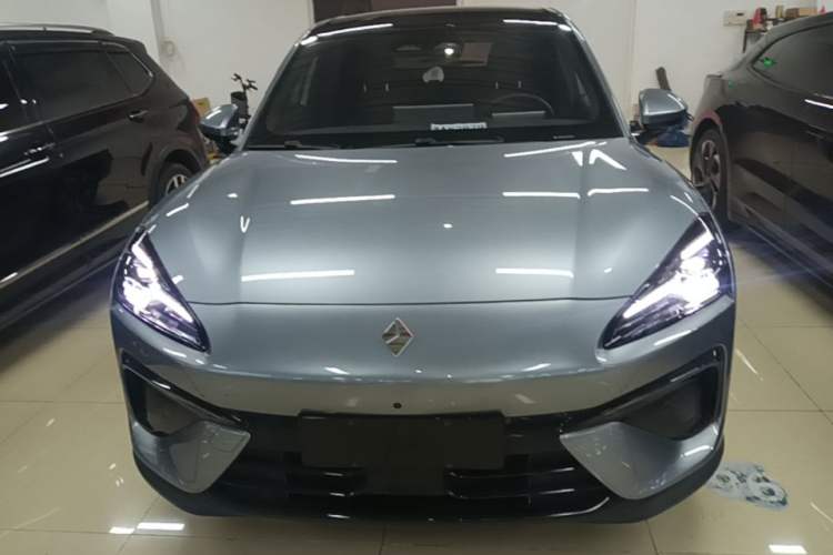 Used Baojun Yunhai 2024 140km Plug-in Hybrid Version Front