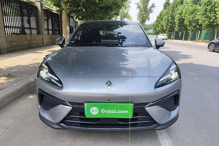 Used Baojun Yunhai 2024 140km Plug-in Hybrid Version Front