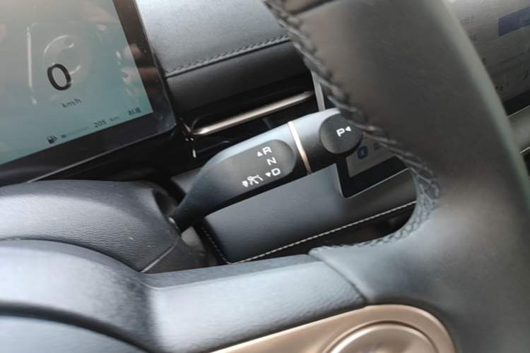 Used Baojun Yunhai 2024 140km Plug-in Hybrid Version Gear Lever