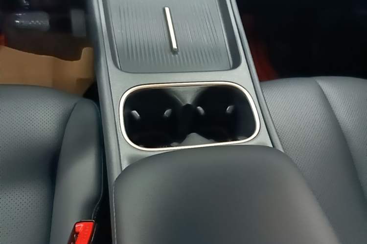 Used Baojun Yunhai 2024 600km Pure Electric Version Gear Lever