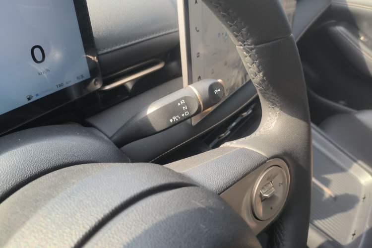 Used Baojun Yunhai 2024 140km Plug-in Hybrid Version Gear Lever