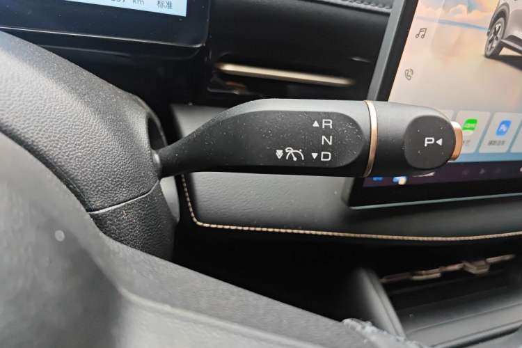 Used Baojun Yunhai 2024 140km Plug-in Hybrid Version Gear Lever