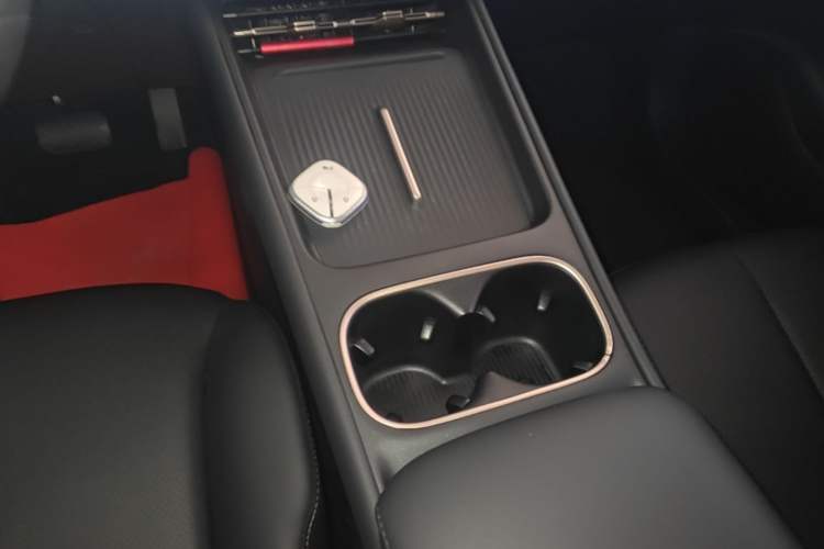Used Baojun Yunhai 2024 140km Plug-in Hybrid Version Gear Lever