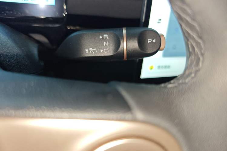 Used Baojun Yunhai 2024 140km Plug-in Hybrid Version Gear Lever