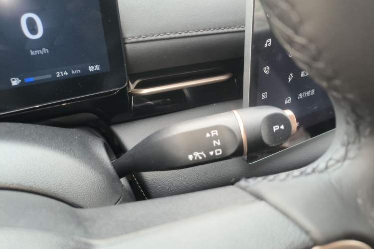 Used Baojun Yunhai 2024 140km Plug-in Hybrid Version Gear Lever
