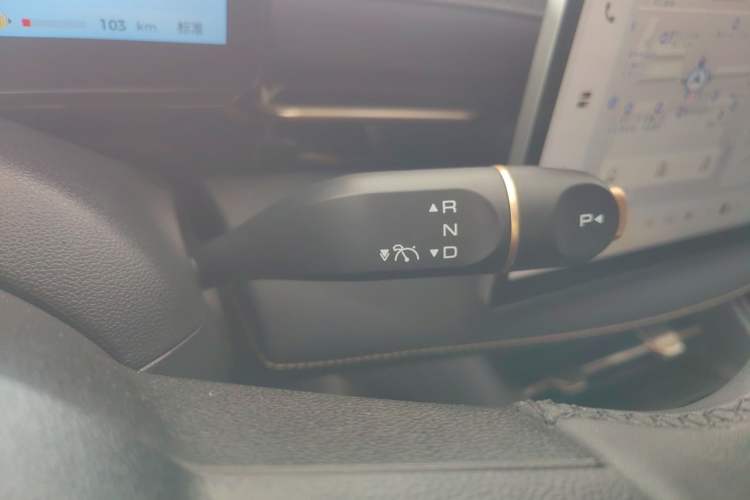 Used Baojun Yunhai 2024 140km Plug-in Hybrid Version Gear Lever