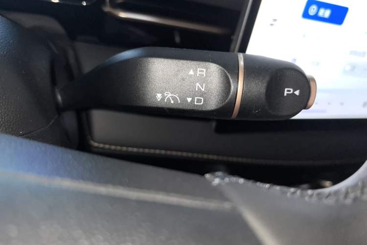 Used Baojun Yunhai 2024 140km Plug-in Hybrid Version Gear Lever