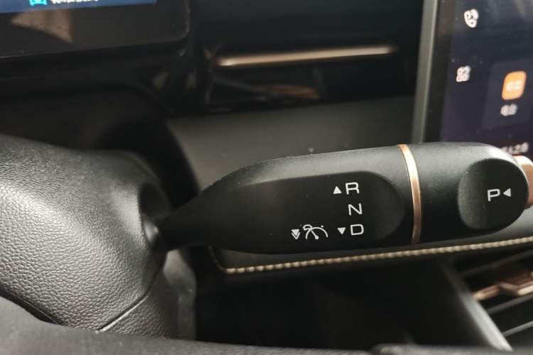 Used Baojun Yunhai 2024 500km Pure Electric Version Gear Lever
