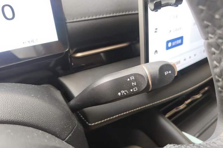 Used Baojun Yunhai 2024 600km Pure Electric Version Gear Lever