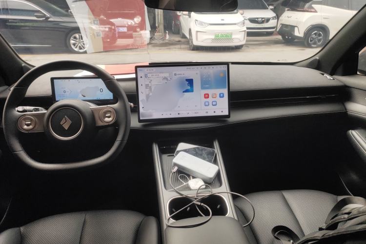 Used Baojun Yunhai 2024 140km Plug-in Hybrid Version Interior 2