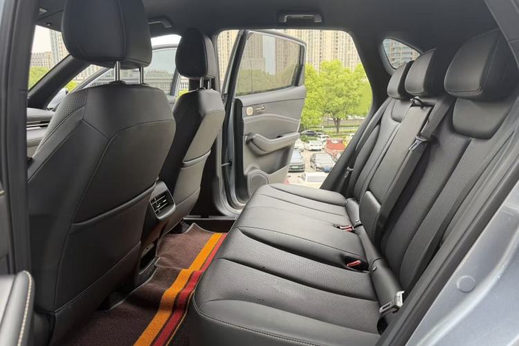 Used Baojun Yunhai 2024 140km Plug-in Hybrid Version Interior 3