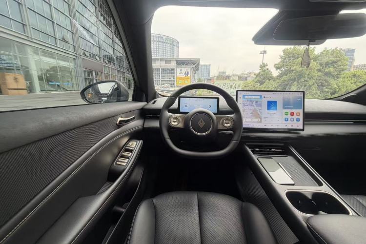 Used Baojun Yunhai 2024 140km Plug-in Hybrid Version Interior 8