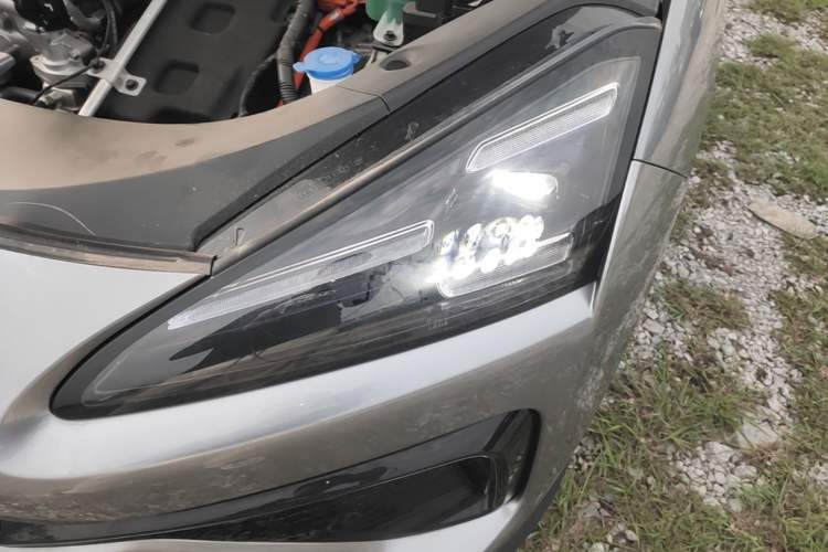 Used Baojun Yunhai 2024 60km Plug-in Hybrid Version Left Front Headlight