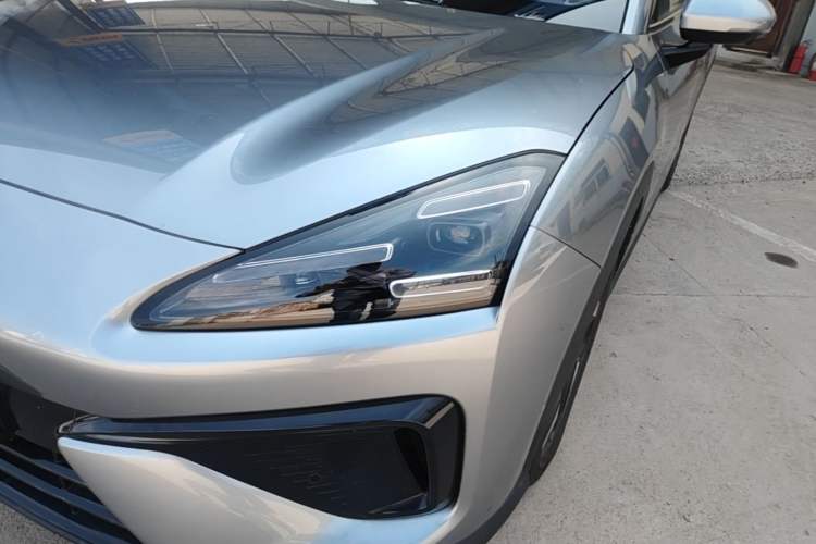 Used Baojun Yunhai 2024 140km Plug-in Hybrid Version Left Front Headlight