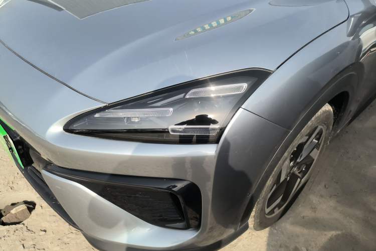 Used Baojun Yunhai 2024 140km Plug-in Hybrid Version Left Front Headlight