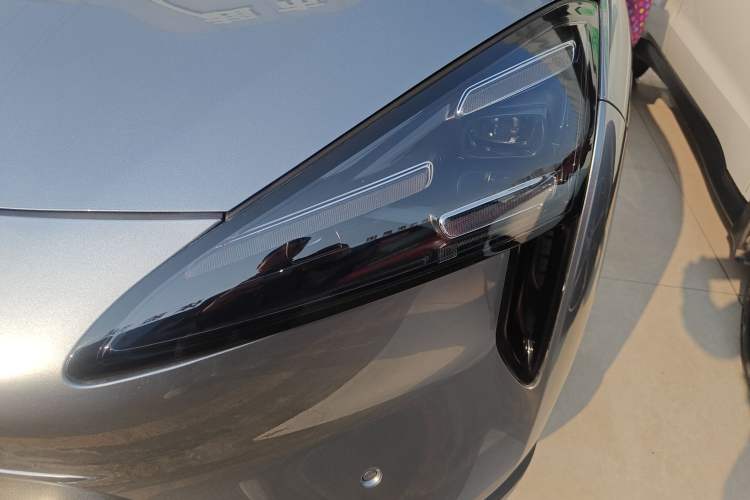 Used Baojun Yunhai 2024 500km Pure Electric Version Left Front Headlight
