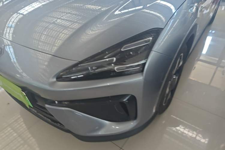 Used Baojun Yunhai 2024 140km Plug-in Hybrid Version Left Front Headlight