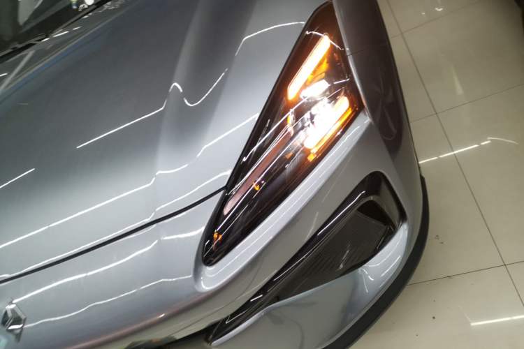 Used Baojun Yunhai 2024 140km Plug-in Hybrid Version Left Front Headlight