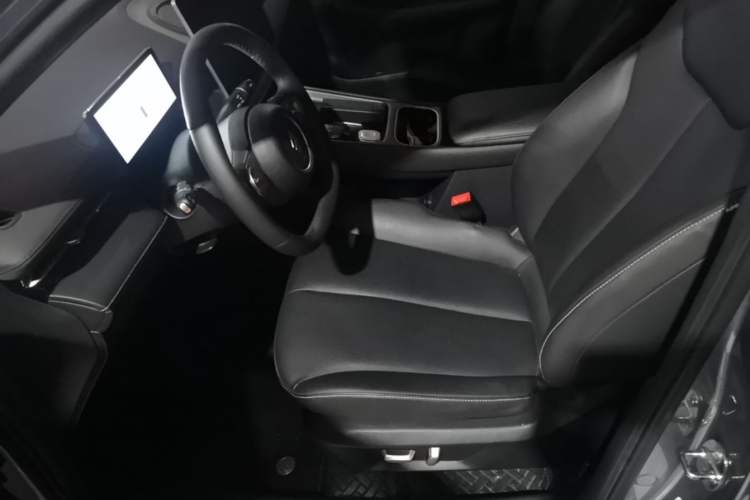 Used Baojun Yunhai 2024 140km Plug-in Hybrid Version Left Front Seat