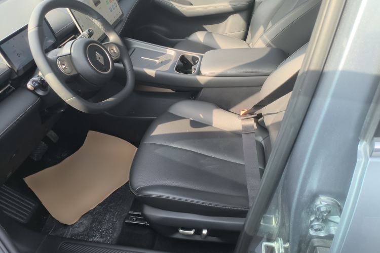 Used Baojun Yunhai 2024 140km Plug-in Hybrid Version Left Front Seat