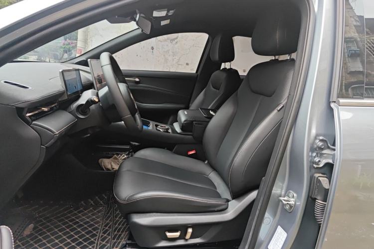 Used Baojun Yunhai 2024 140km Plug-in Hybrid Version Left Front Seat