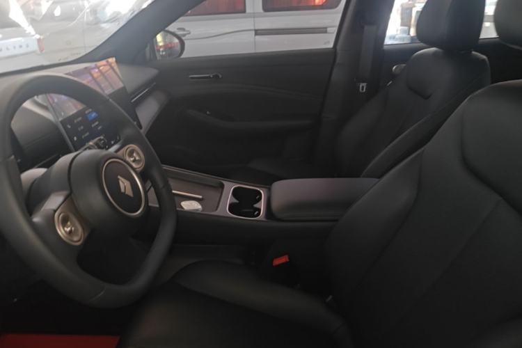 Used Baojun Yunhai 2024 140km Plug-in Hybrid Version Left Front Seat