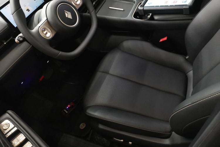 Used Baojun Yunhai 2024 140km Plug-in Hybrid Version Left Front Seat