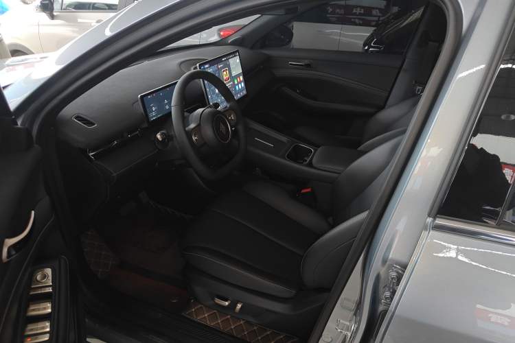 Used Baojun Yunhai 2024 140km Plug-in Hybrid Version Left Front Seat