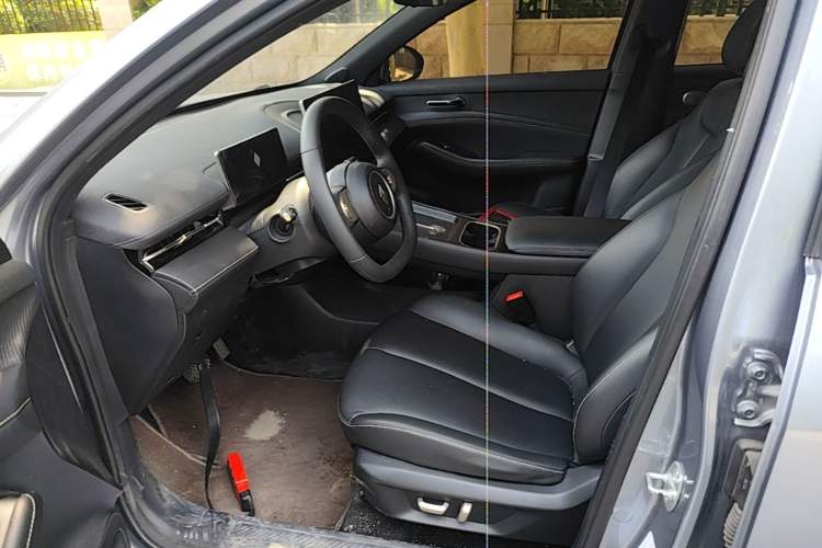 Used Baojun Yunhai 2024 140km Plug-in Hybrid Version Left Front Seat