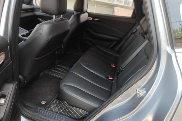Used Baojun Yunhai 2024 140km Plug-in Hybrid Version Left Rear Seat
