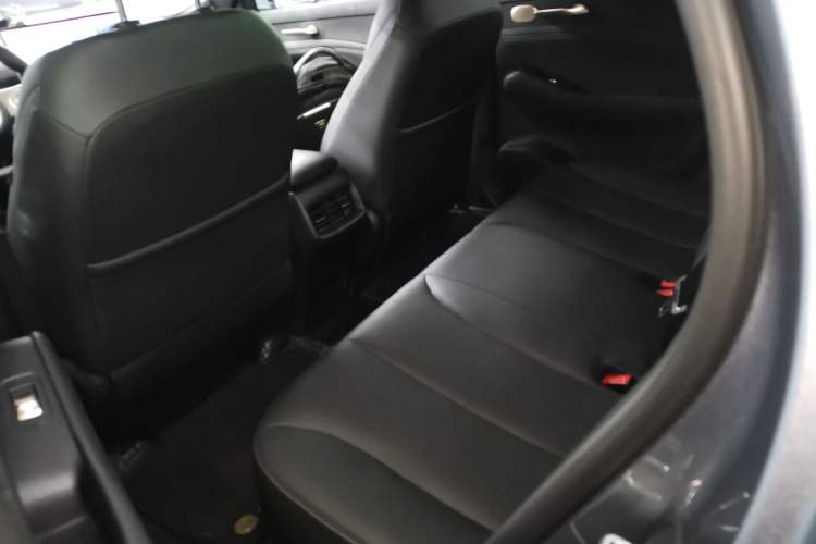 Used Baojun Yunhai 2024 140km Plug-in Hybrid Version Left Rear Seat