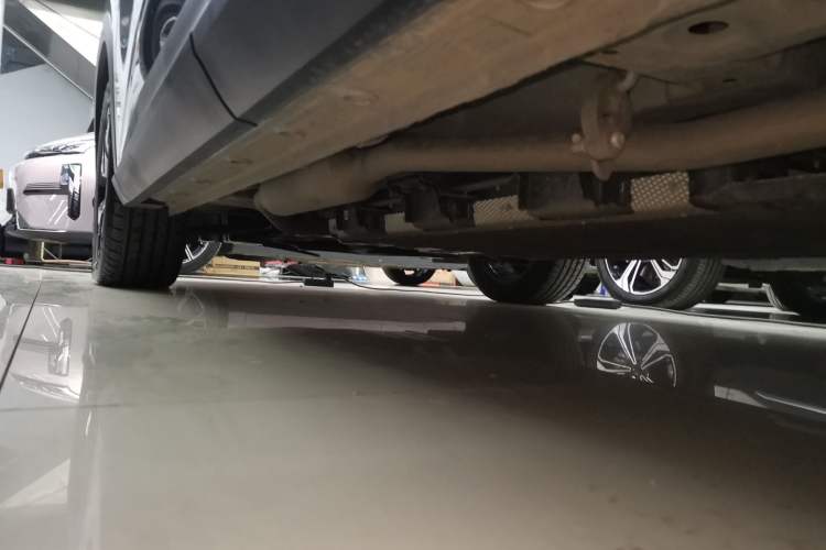 Used Baojun Yunhai 2024 140km Plug-in Hybrid Version Left Side Sill
