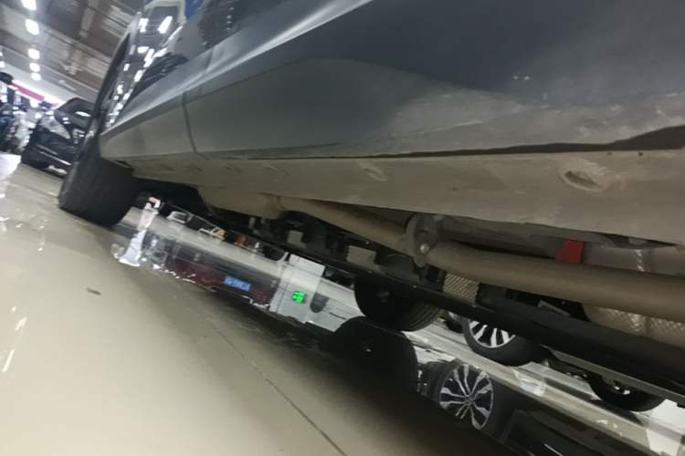 Used Baojun Yunhai 2024 140km Plug-in Hybrid Version Left Side Sill