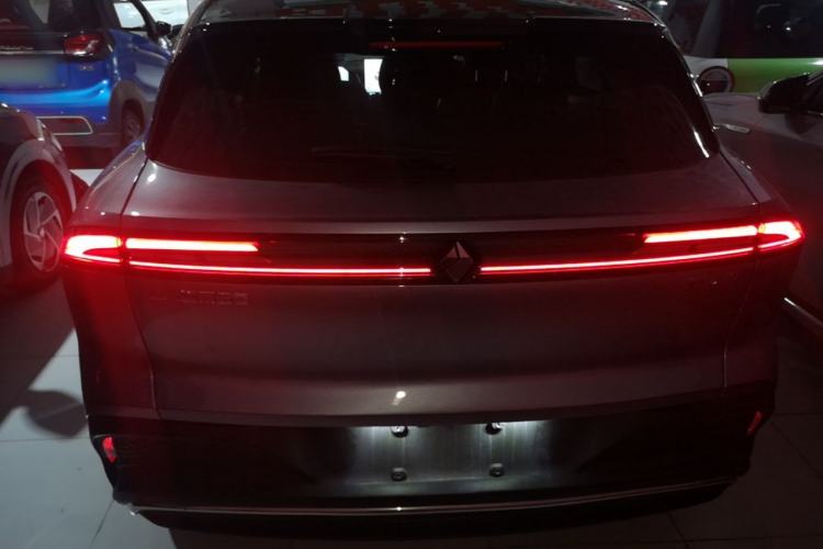 Used Baojun Yunhai 2024 140km Plug-in Hybrid Version Rear