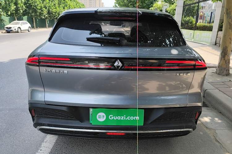 Used Baojun Yunhai 2024 140km Plug-in Hybrid Version Rear