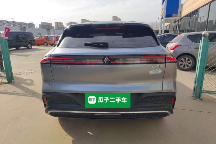 Used Baojun Yunhai 2024 140km Plug-in Hybrid Version Rear
