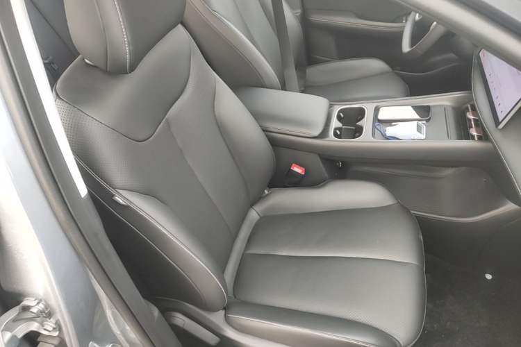 Used Baojun Yunhai 2024 60km Plug-in Hybrid Version Right Front Seat