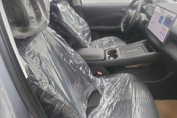 Used Baojun Yunhai 2024 140km Plug-in Hybrid Version Right Front Seat
