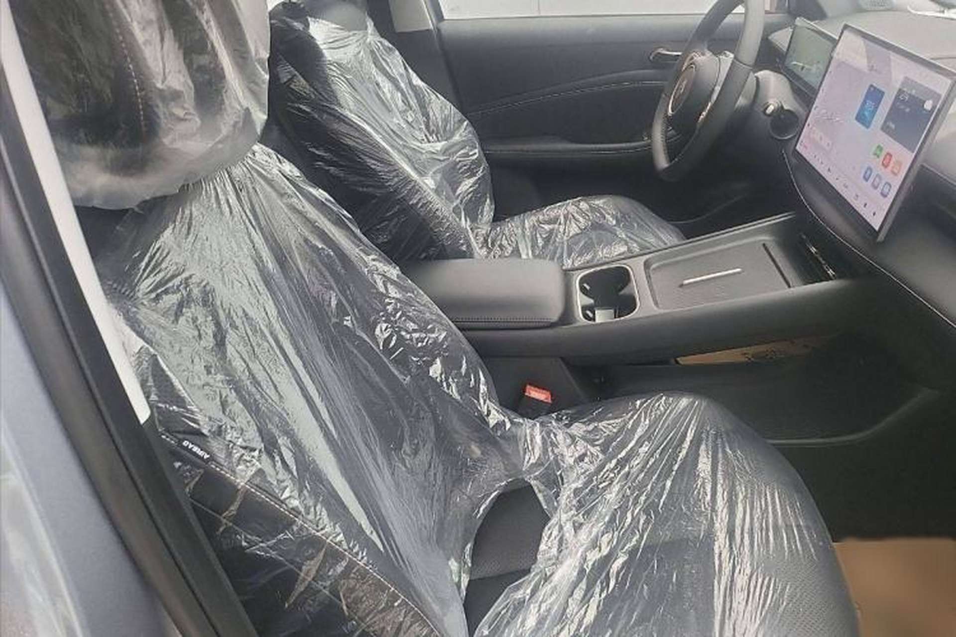 Used Baojun Yunhai 2024 140km Plug-in Hybrid Version Right Front Seat