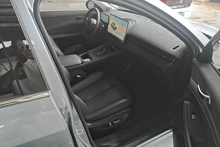 Used Baojun Yunhai 2024 600km Pure Electric Version Right Front Seat