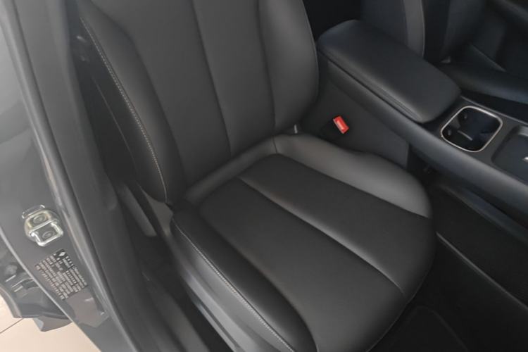Used Baojun Yunhai 2024 140km Plug-in Hybrid Version Right Front Seat
