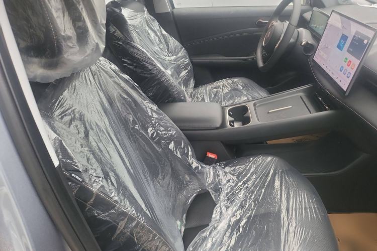 Used Baojun Yunhai 2024 140km Plug-in Hybrid Version Right Front Seat