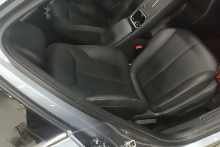 Used Baojun Yunhai 2024 140km Plug-in Hybrid Version Right Front Seat