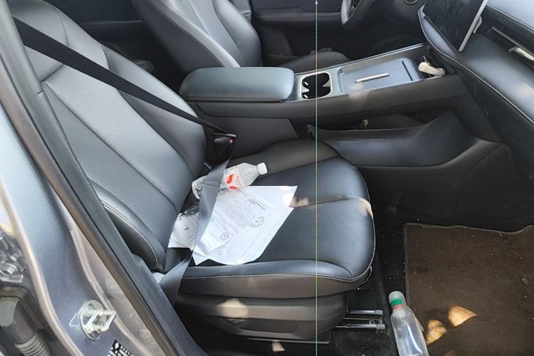 Used Baojun Yunhai 2024 140km Plug-in Hybrid Version Right Front Seat