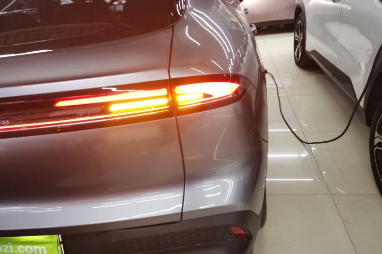 Used Baojun Yunhai 2024 140km Plug-in Hybrid Version Right Rear Taillight
