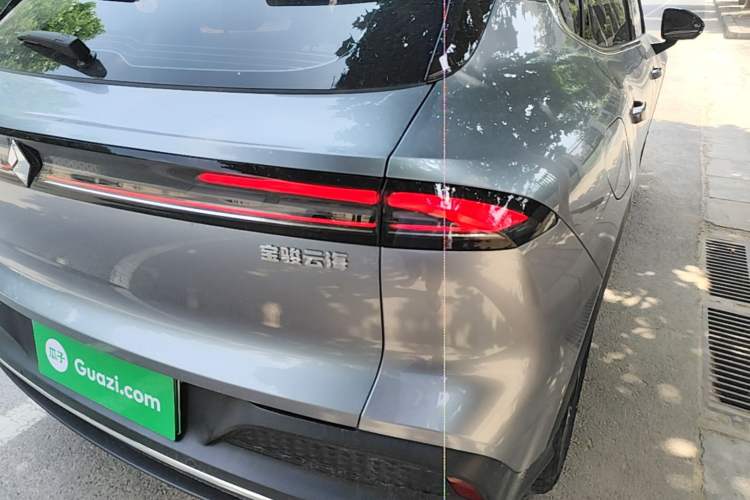 Used Baojun Yunhai 2024 140km Plug-in Hybrid Version Right Rear Taillight